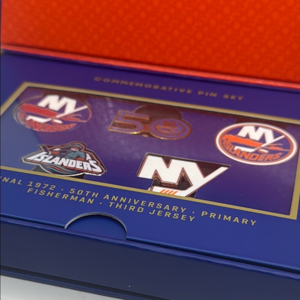 NY Islanders 50th anniversary Commemorative Pin Set with Blue and Orange Box - Picture 2 of 6